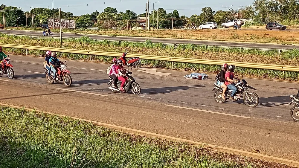 Mulher De Anos Que Estava Na Garupa De Moto Morre E Piloto Fica