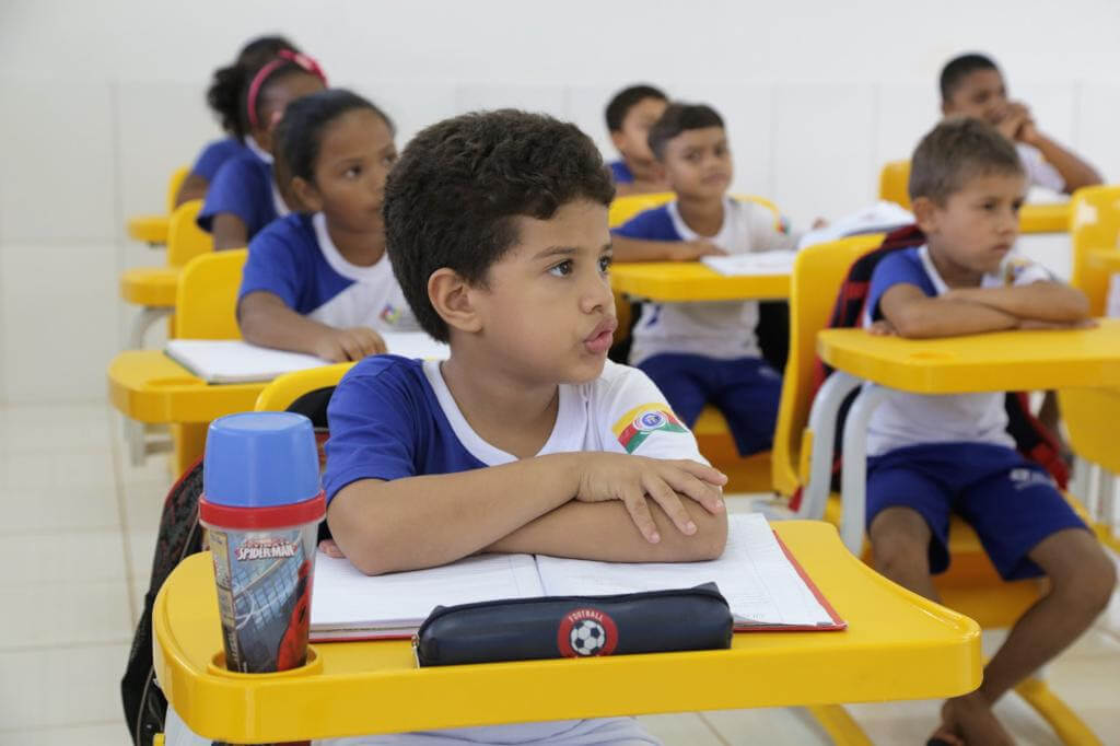 Crianças em aula