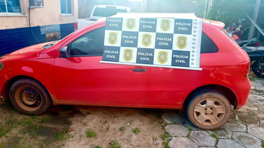 Veículo roubado e recuperado pelas PM e PC